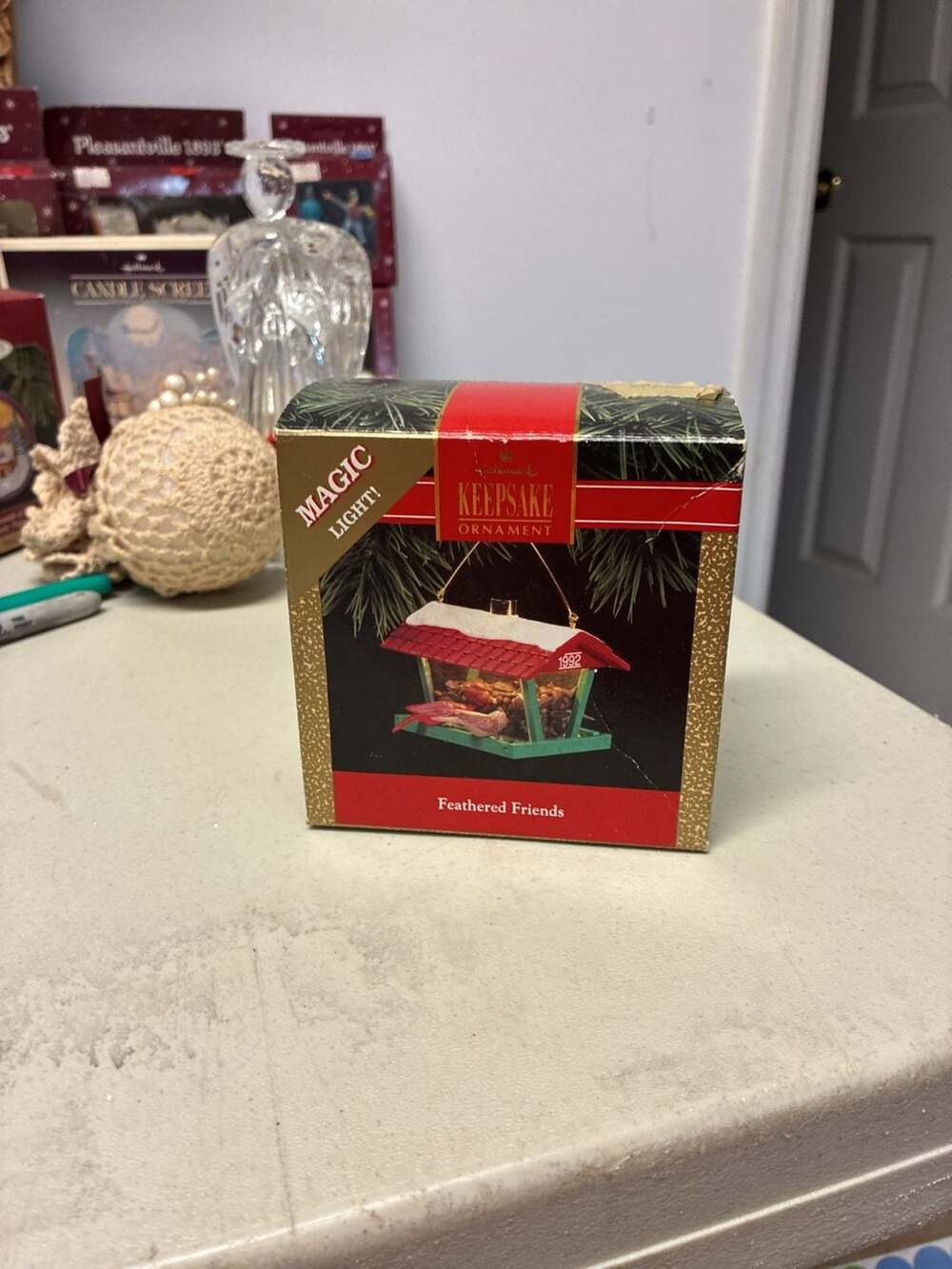 Hallmark Keepsake 1992 Feathered Friends Magic Light Christmas Ornament Bird Fee